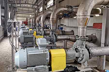 KCC系列化工離心泵在江蘇斯?fàn)柊钍邢薰竟I(yè)水處理使用現(xiàn)場